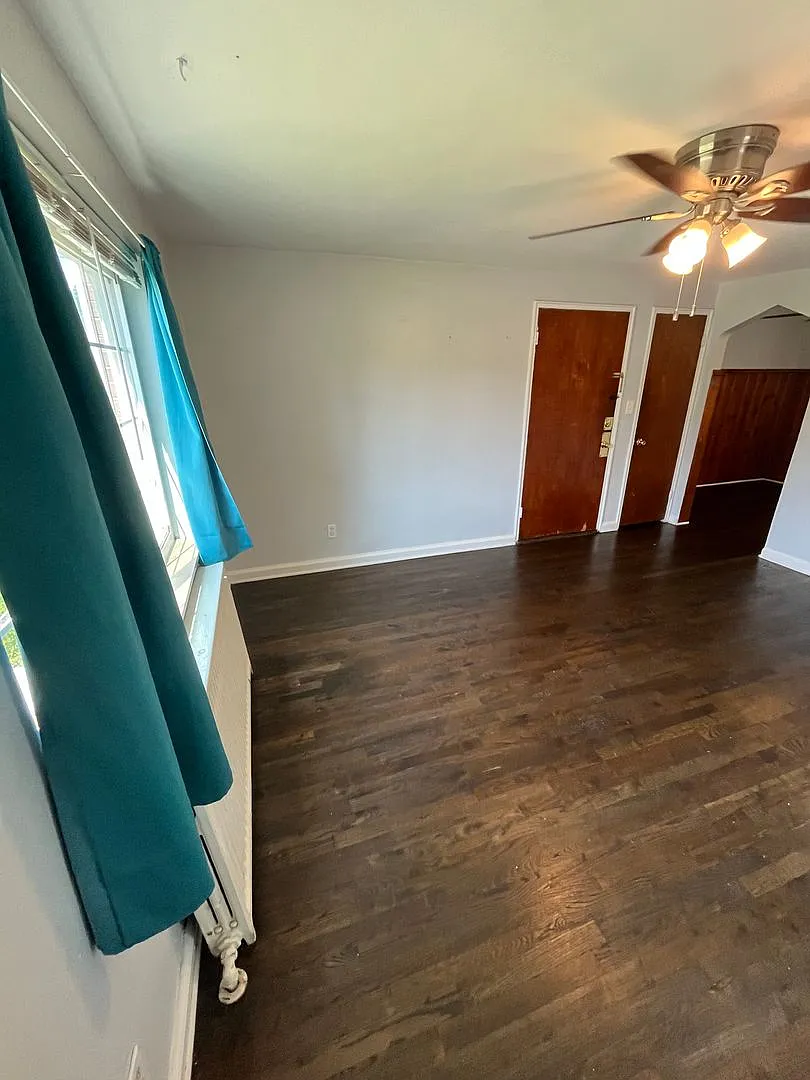 4326 Oakwood Ave — Photo 3