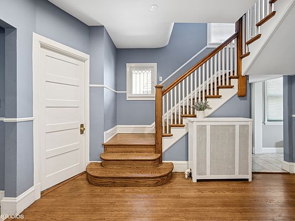 4th image of 6329 N Hermitage Ave