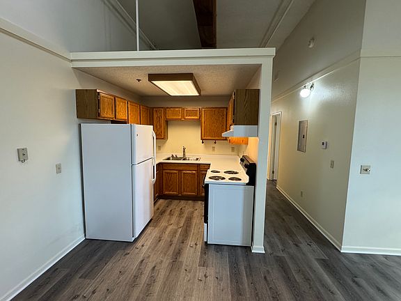 3rd image of 1020 1st St #110