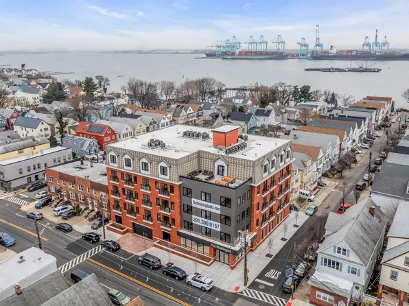 345 Avenue A image 14 of 20