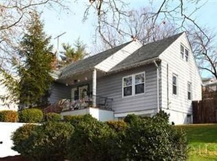 144 Minerva Dr, Yonkers, NY 10710