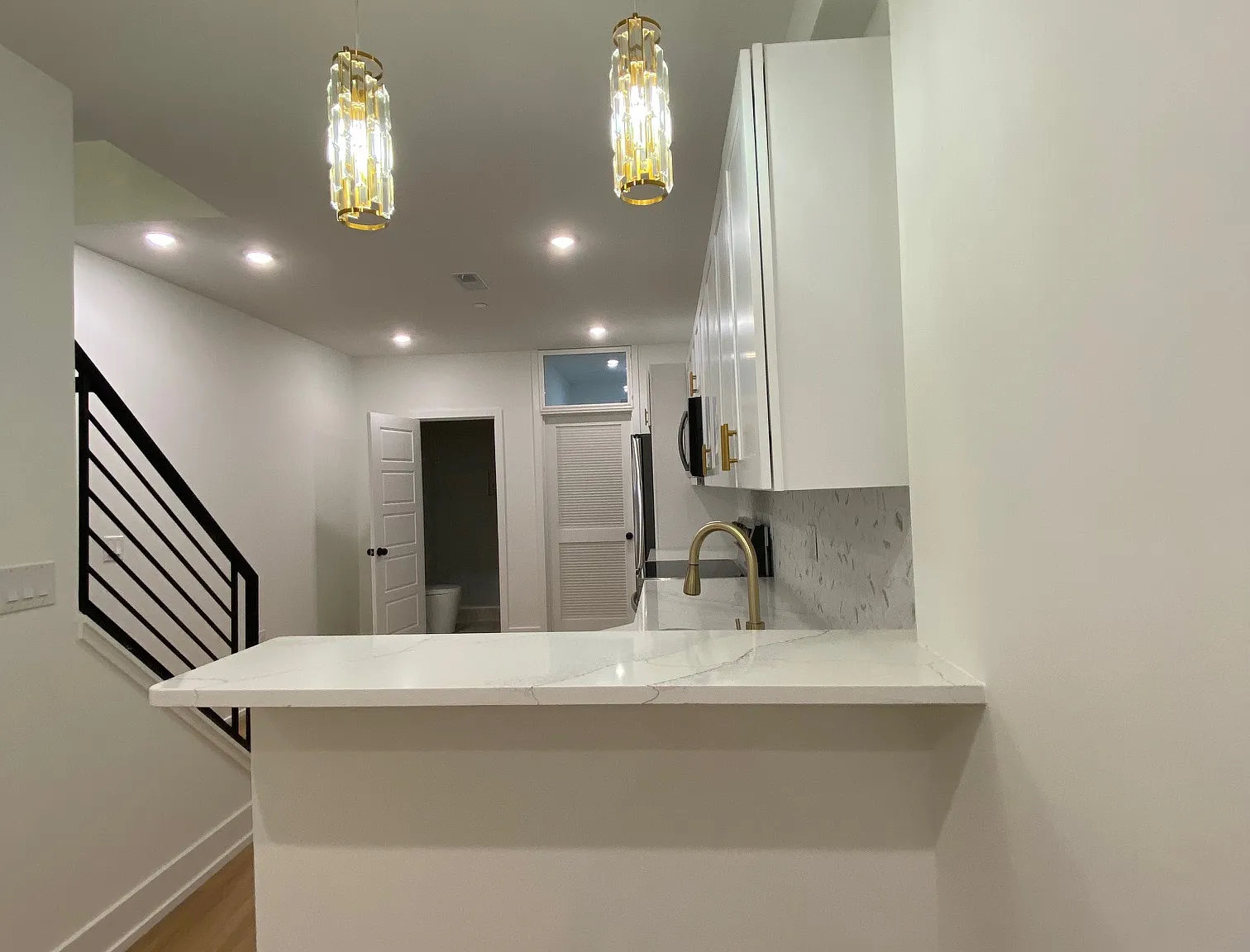 2 bed, 1000 sqft, $1,750 — Photo 3