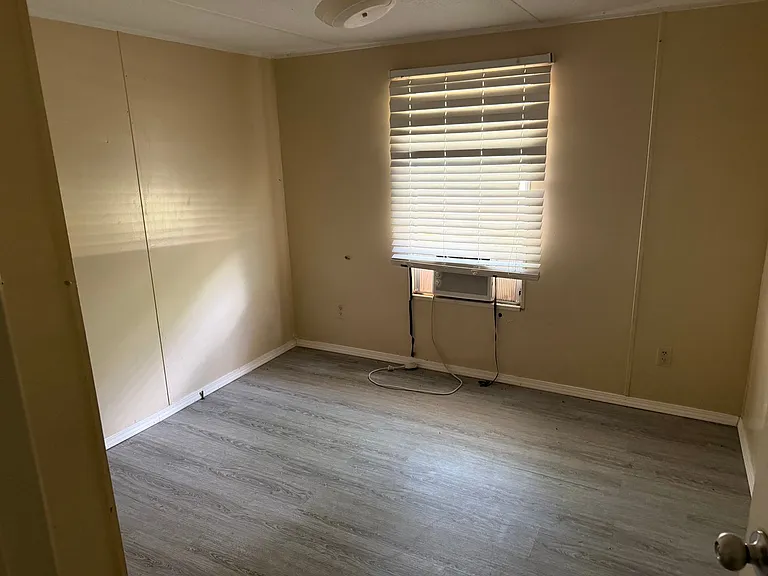 12321 Lloyd Rd #8 — Photo 10