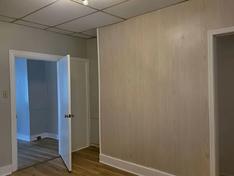 102 N Bedford St — Photo 33