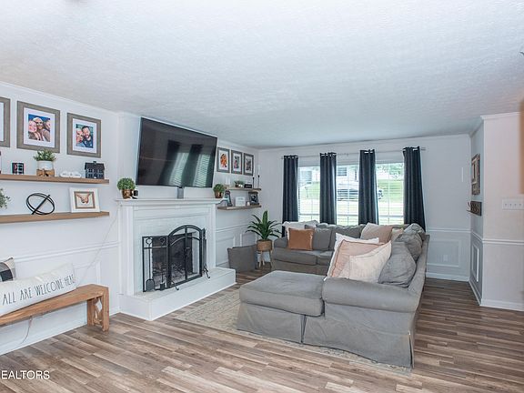 4th image of 7424 Foxglove Ln
