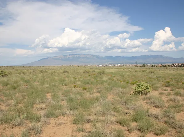 Scenic Dr NW, Albuquerque, NM 87120
