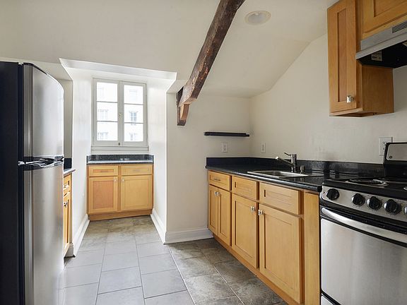 5th image of 315-317 Royal St #6