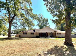 710 N Elm St, Frankston, TX 75763