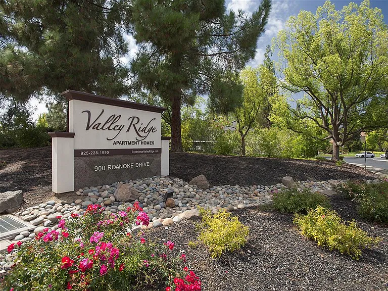 Valley Ridge Apartment Homes — Photo 20