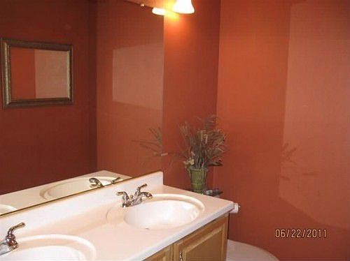 4th image of 2930 Driftwood Pl APT 41