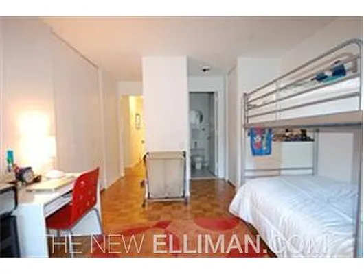 Rented by Douglas Elliman | media 32