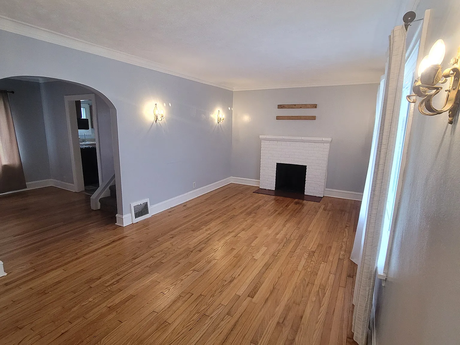 3 bed, 1644 sqft, $1,900 — Photo 3