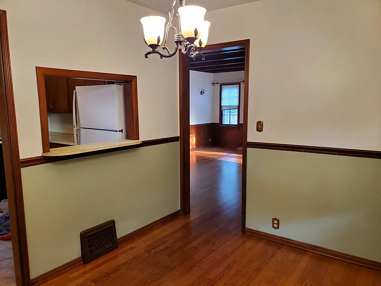 412 N Magnolia St — Photo 5