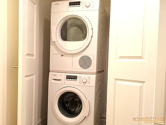 Rented by aptsandlofts.com | media 13