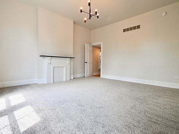 4th image of 427 E 4th St APT 2