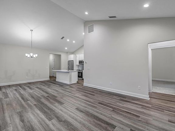 5th image of 200 A Brainard St