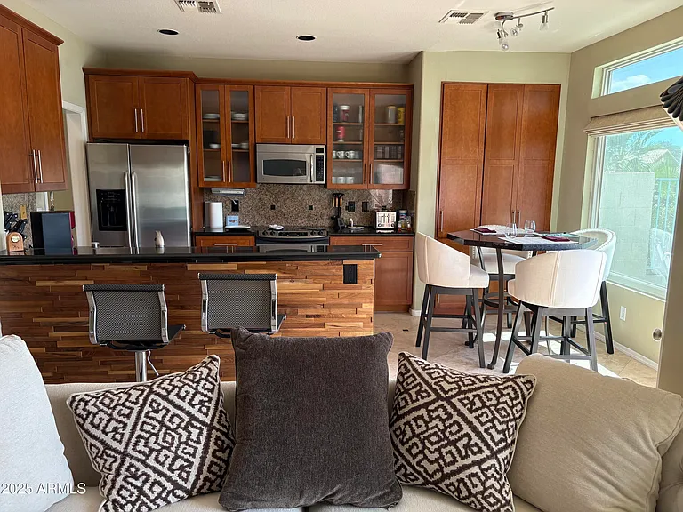 1139 E Frye Rd — Photo 9