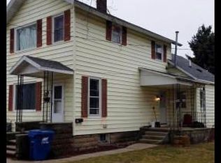 379 7th St, Manistee, MI 49660