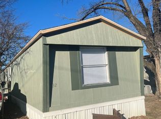 200 E Zora St Trailer 32, Joplin, MO 64801