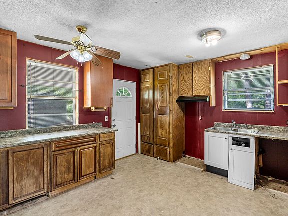 3rd image of 416 Bud Rish Rd