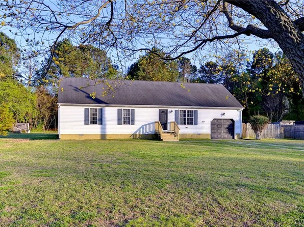 7869 Maryland Ave, West Point, VA 23181