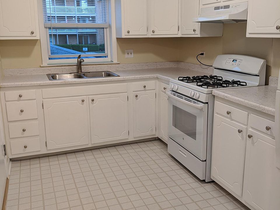 1st image of 720 Beau Ct