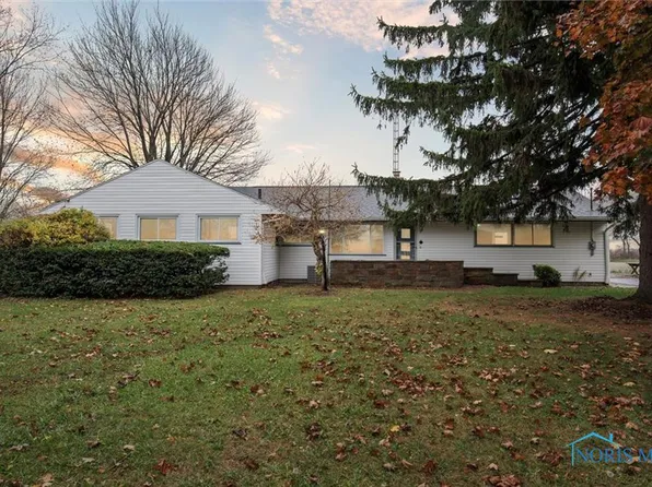 6206 W Harbor Rd, Port Clinton, OH 43452