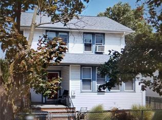 39 E Valley Stream Blvd, Valley Stream, NY 11580