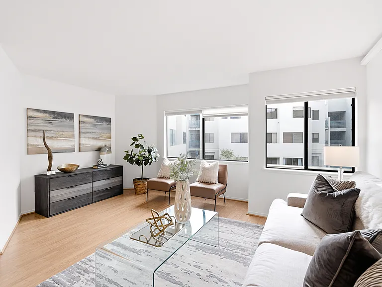 320 Peninsula Ave #316 — Photo 3