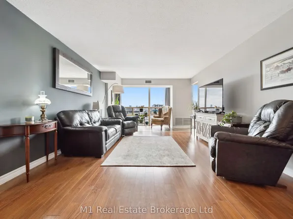 55 Blue Springs Dr #Penthouse 2, Waterloo, ON N2J 4T3