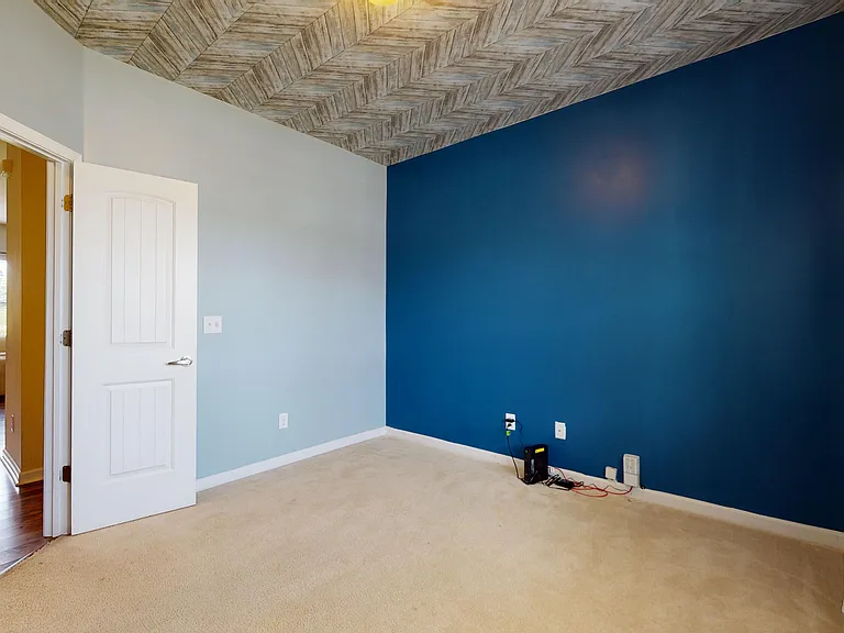 8032 Remington Heights Dr — Photo 14