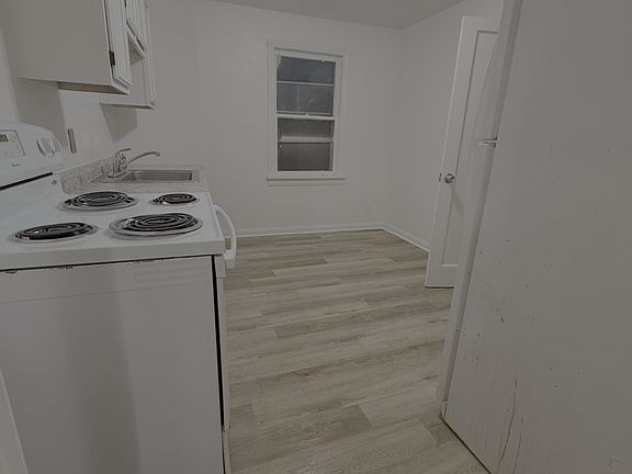 4th image of 2101 5th Ave APT B