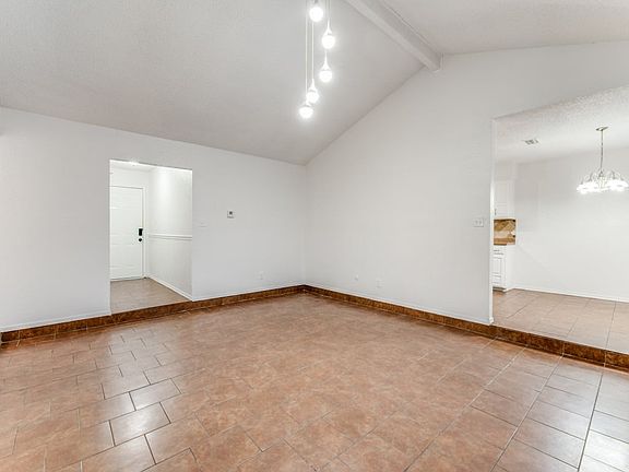 5th image of 702 Brian Dr