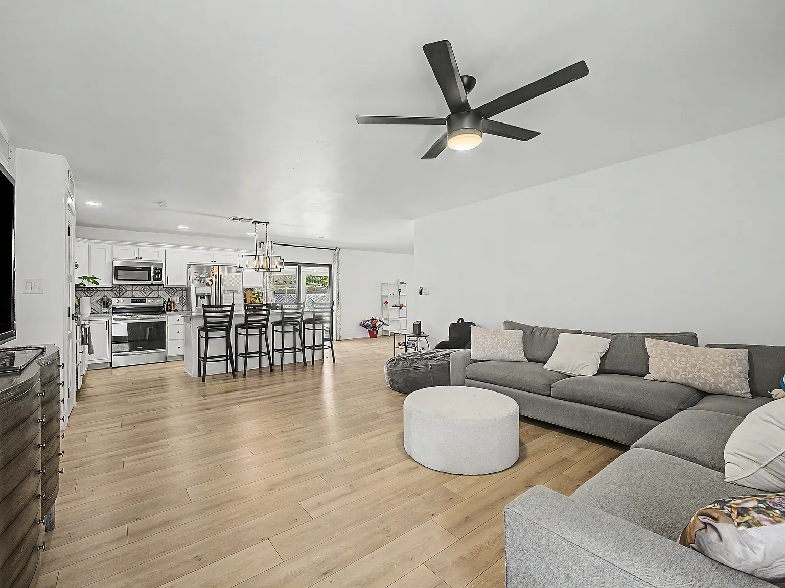 1010 W 13th St — Photo 3