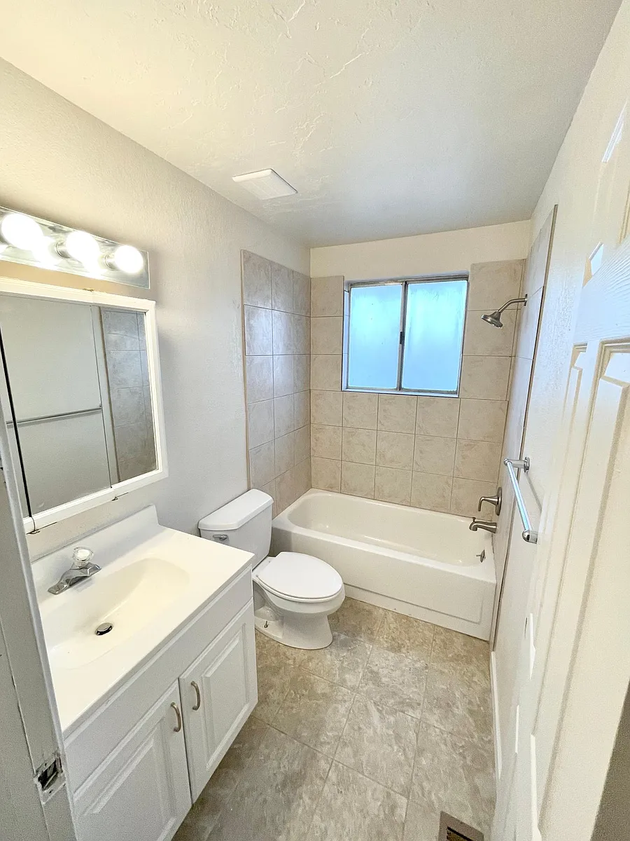 Building Photo - 4489 S Dean Dr #A