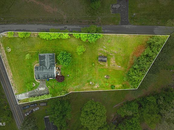 4th image of 780 Dry Branch Rd