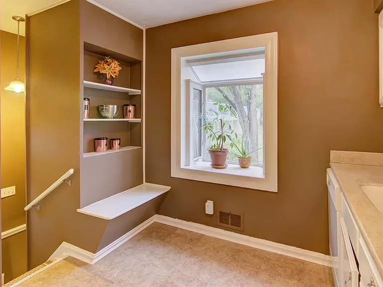 8589 Wicklow Ave — Photo 8