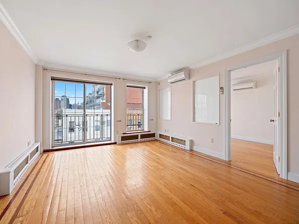216 Calyer St APT 4A, Brooklyn, NY 11222
