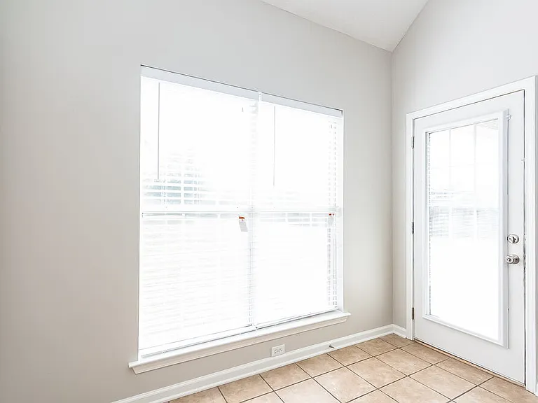 5820 Lillian Bend Dr — Photo 7