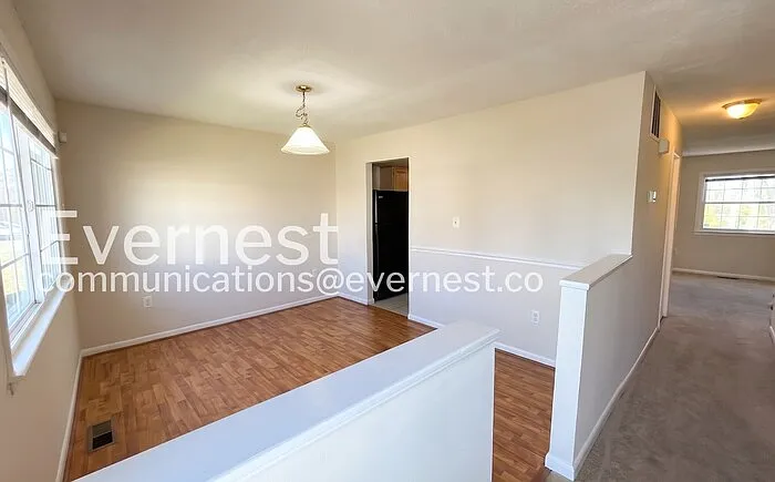 2325 McClellan Ct — Photo 4