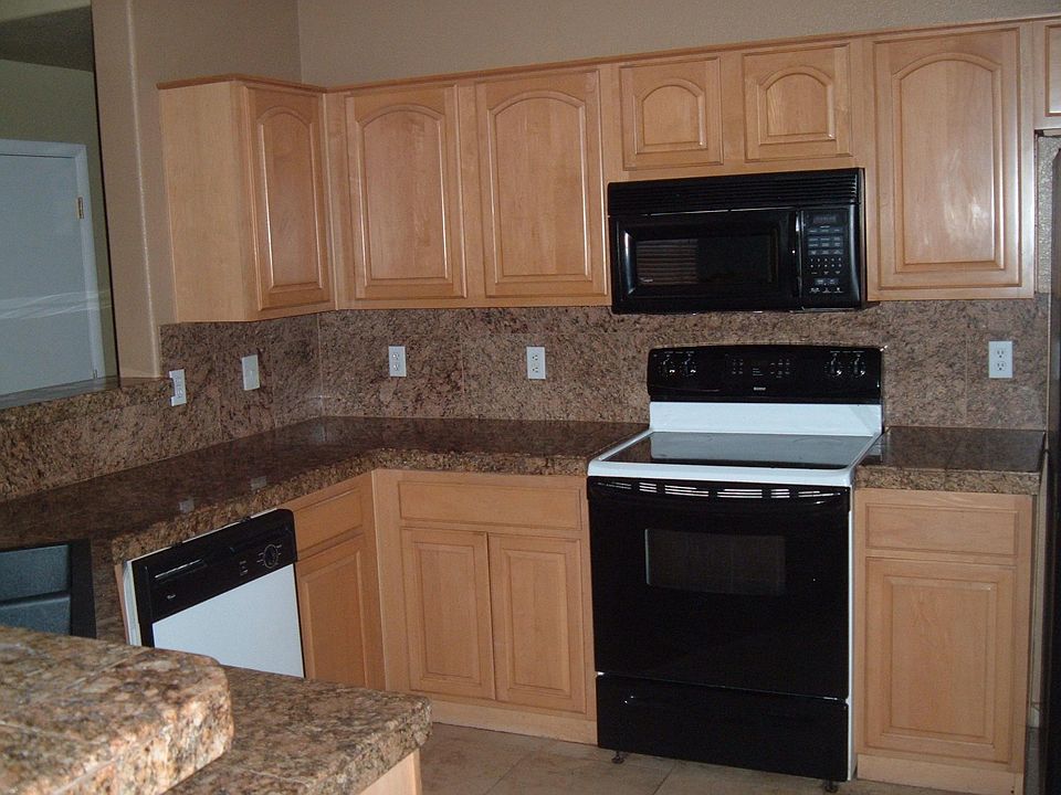 1st image of 953 W Tremaine Ave