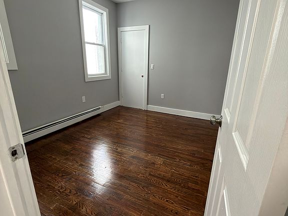 2nd image of 223 Bayview Ave #3