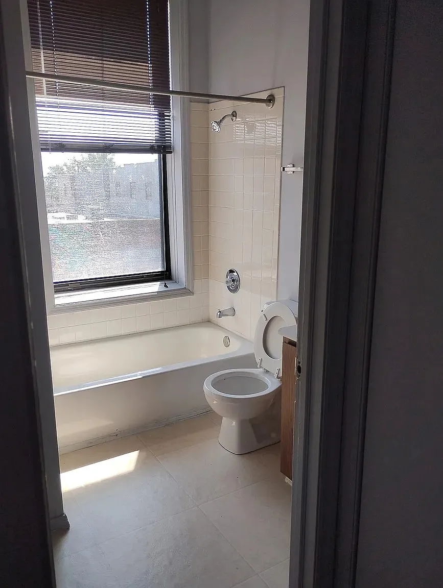1 bed, 750 sqft, $1,200 — Photo 3
