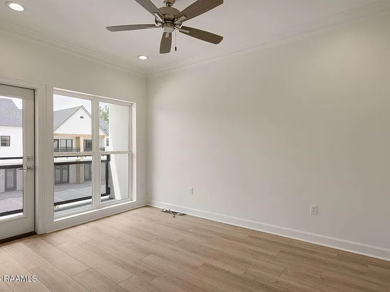 1510 Kaliste Saloom Rd #304 — Photo 12