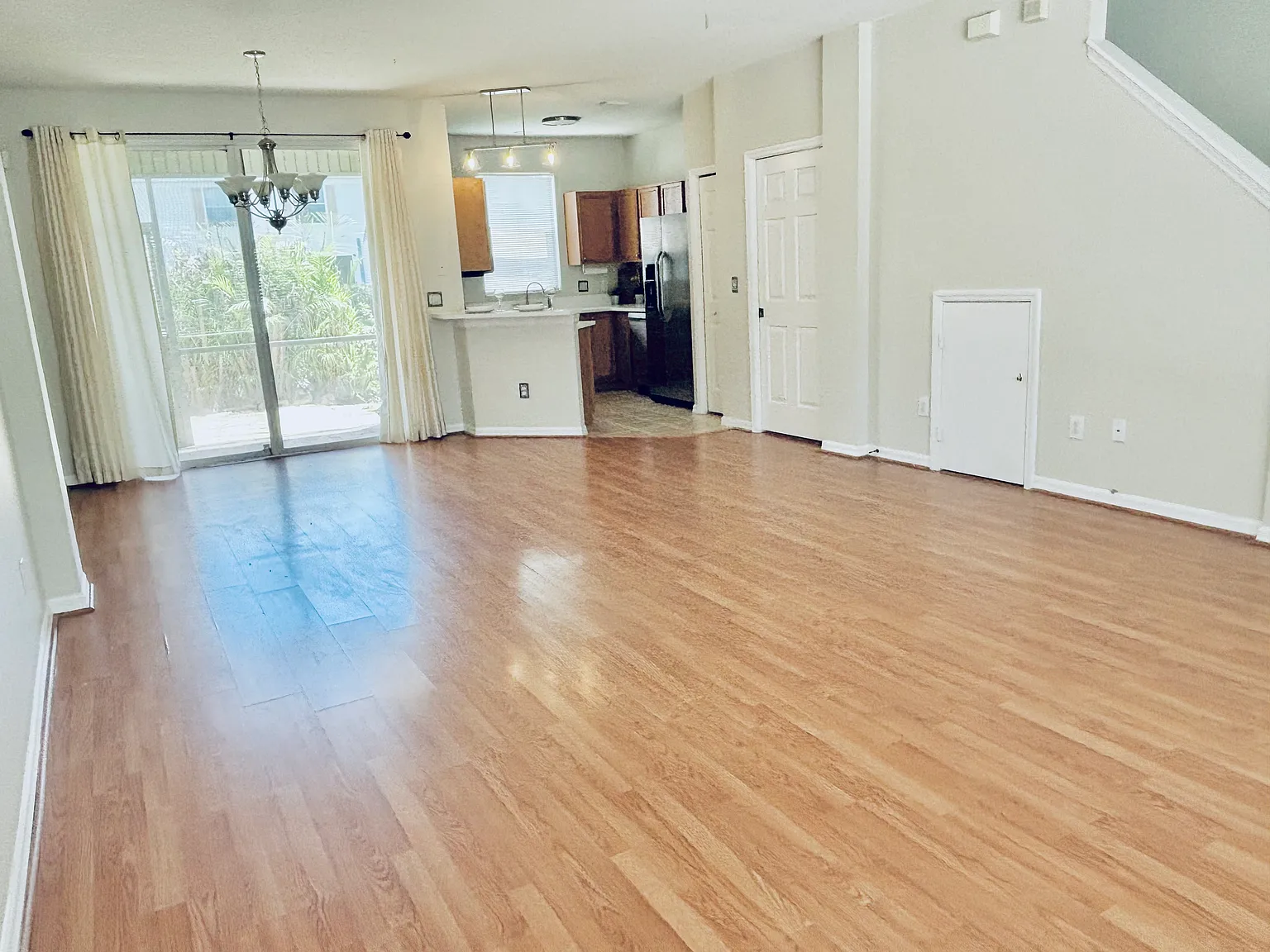 2 bed, 1.5 bath, 1252 sqft, $1,850 — Photo 4