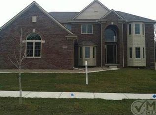 51562 Merry Ln, Shelby Township, MI 48316