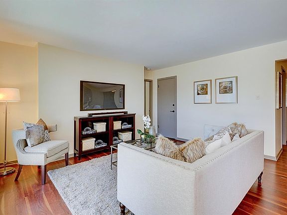 5th image of 5 Sausalito Blvd APT 1