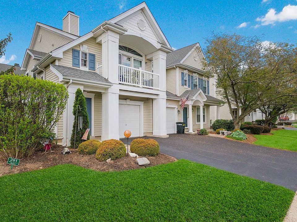 1st image of 202 Willowoak Ct