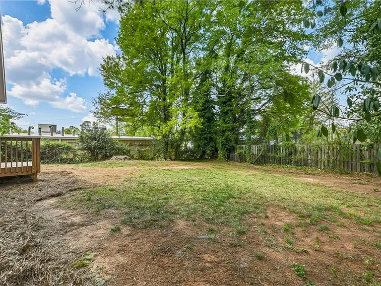 2866 Belvedere Ln — Photo 29
