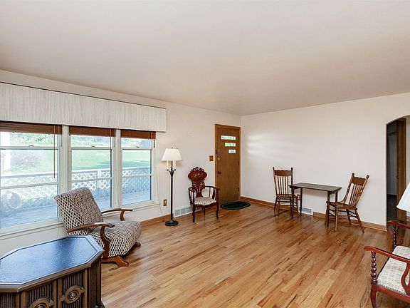 4th image of 417 Valhigh Rd